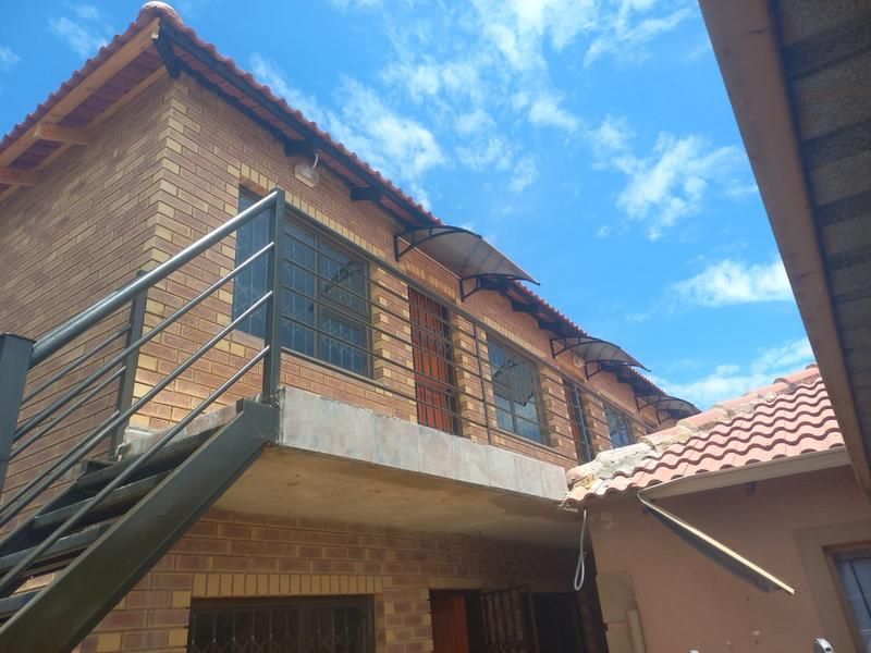 Cottage for Rent in Birch Acres, Kempton Park