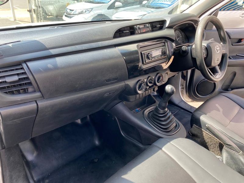 2017 TOYOTA HILUX 2.4 GD WITH AC SINGLE CAB FINANCE CAN BE ARRANGE WHATSAPP- MOHAMMED (ZERO)7239275O