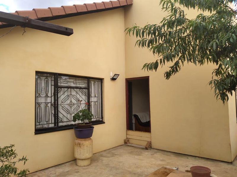 2 bedroom house for sale in tembisa