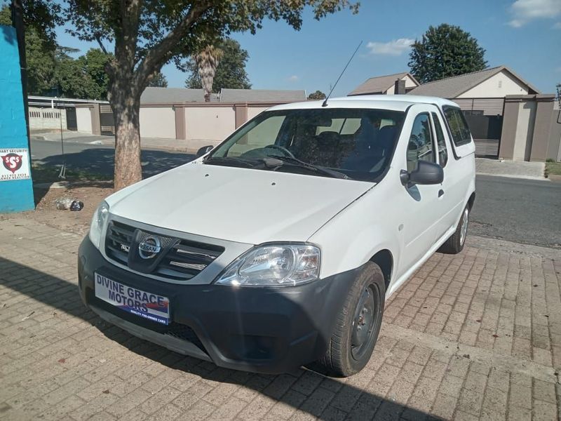 Nissan NP200 1.6 A/C &#43; Safety Pack, White with 13000km, for sale!