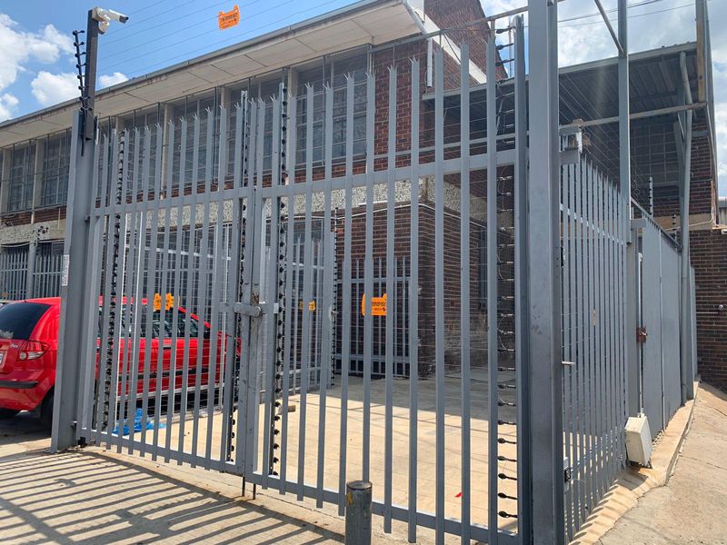 Industrial facility to let in Wynberg