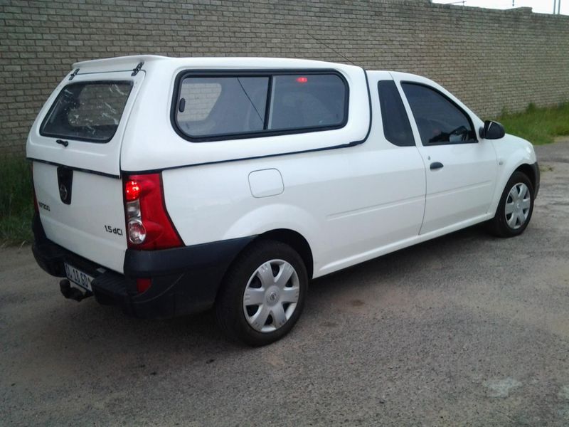 BRAND NEW NISSAN NP200 M-LINER LOW WHITE STD CANOPY FOR SALE!!!