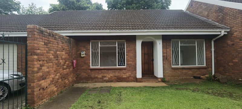 2 Bedroom Simplex For Sale in Howick Central