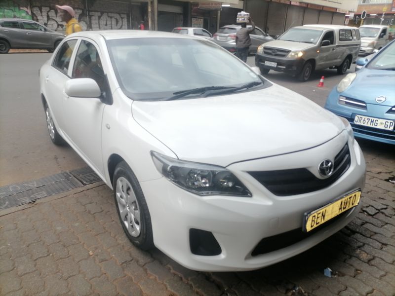 2015 Toyota Corolla Quest 1.6, White with 92000km available now!