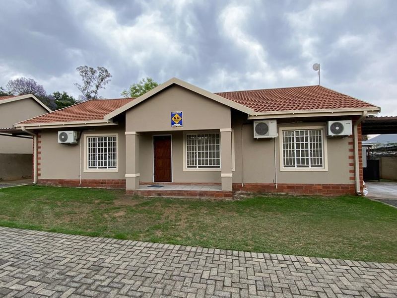 House in Egerton For Sale