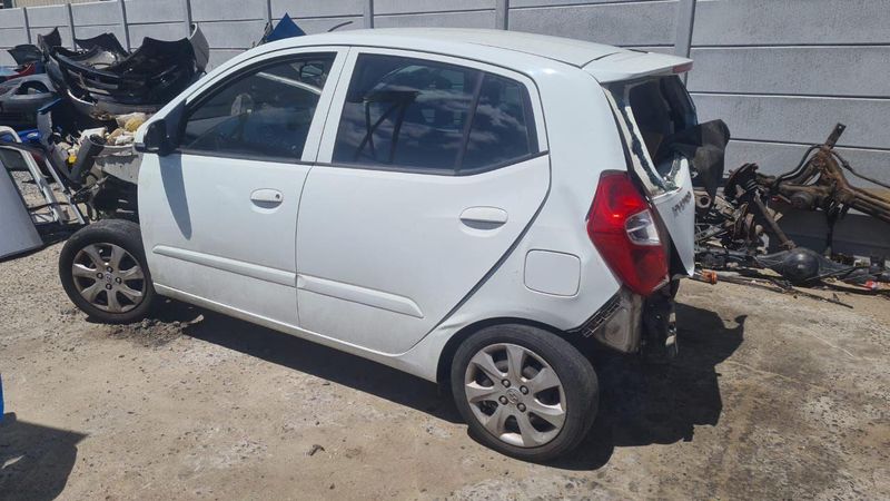 HYUNDAI I10 GLS STRIPPING FOR SPARES