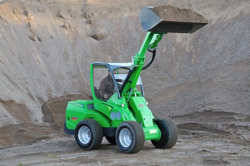 Avant 745 with Kubota Engine 50hp  1400 kg lift capacity Excavator front end loader mini digger