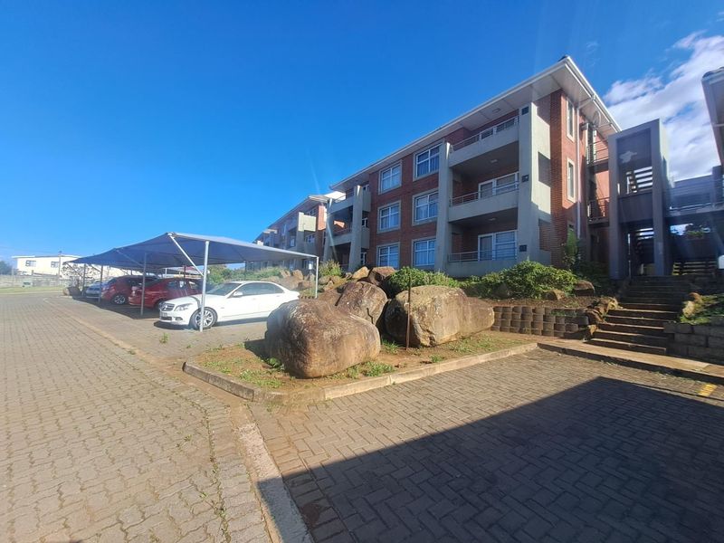 Exquisite two-bedroom townhouse to rent in The Boulders, Sunnyridge