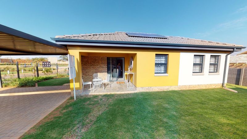 House in Karenpark For Sale