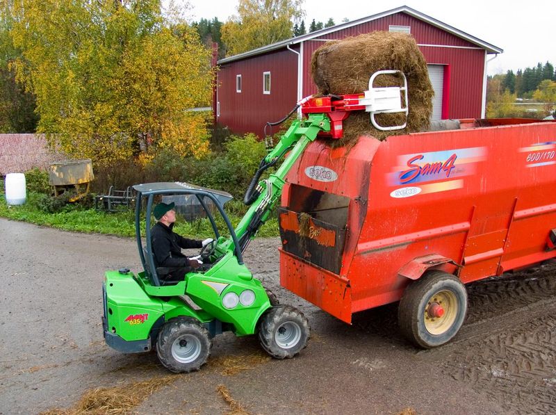 Avant 630 Mini loader Digger Tractor Excavator Trencher Forklift Articulated Kubota driven