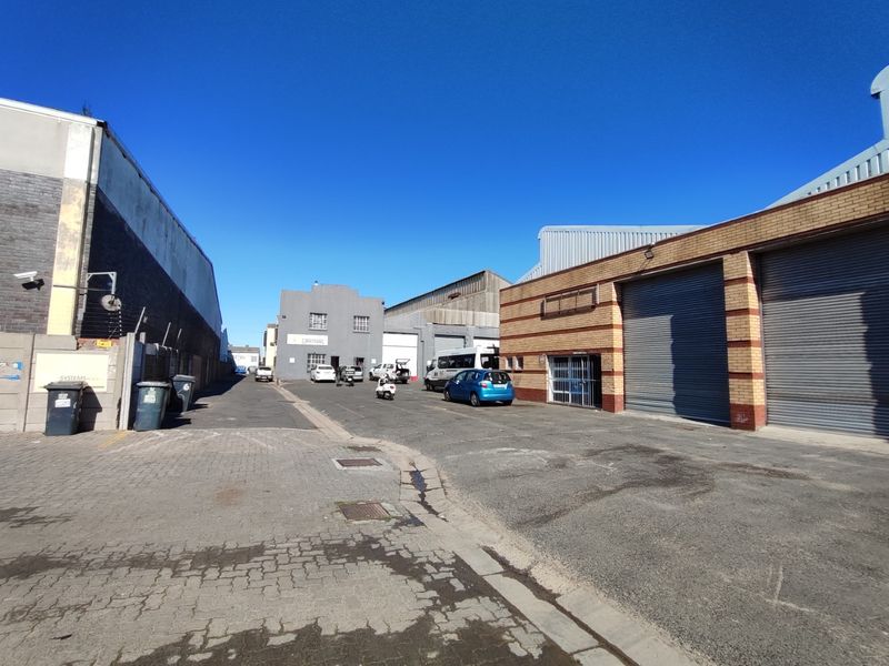 Highly Functional Industrial Unit To Let