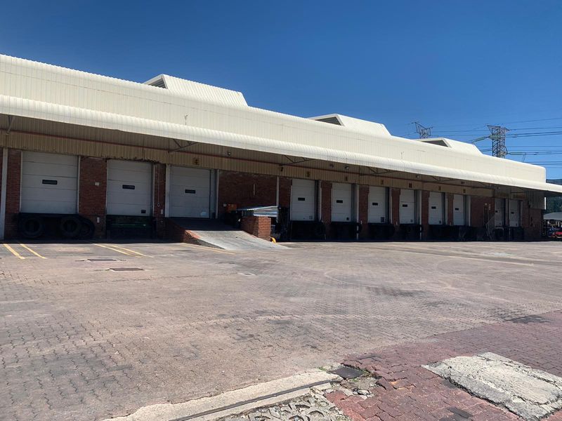 Eastgate Gardens | Distribution facility for rent in Eastgate