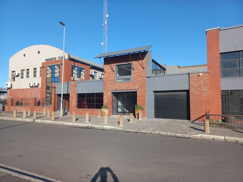 415m² Commercial To Let in Maitland at R71.00 per m²