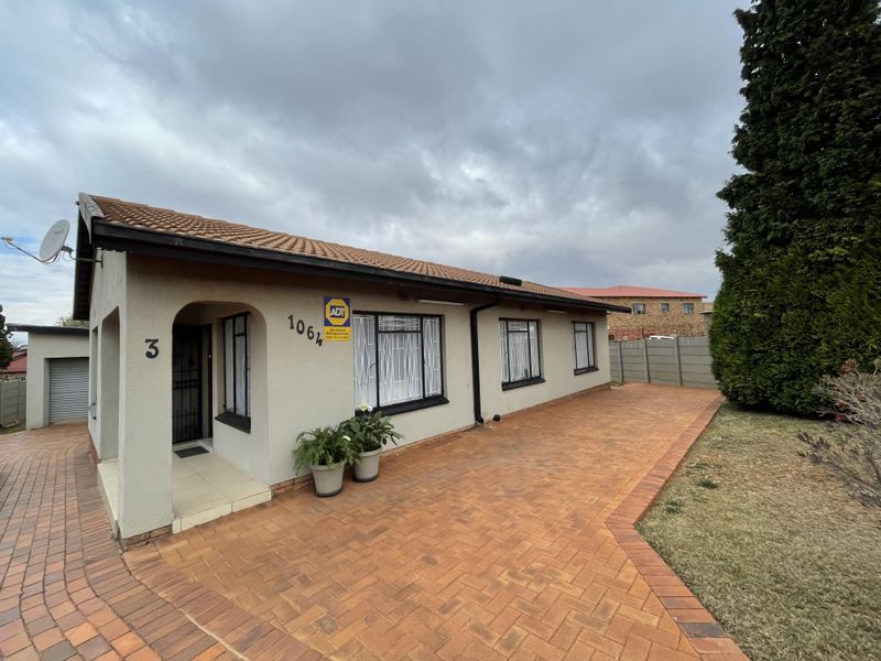 Luxury home within Lenasia South