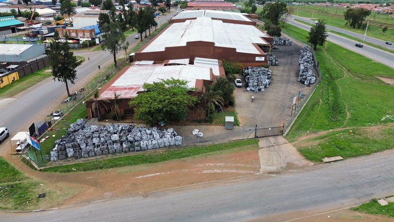 6,700sqm, warehouse / factory to let, Alrode South