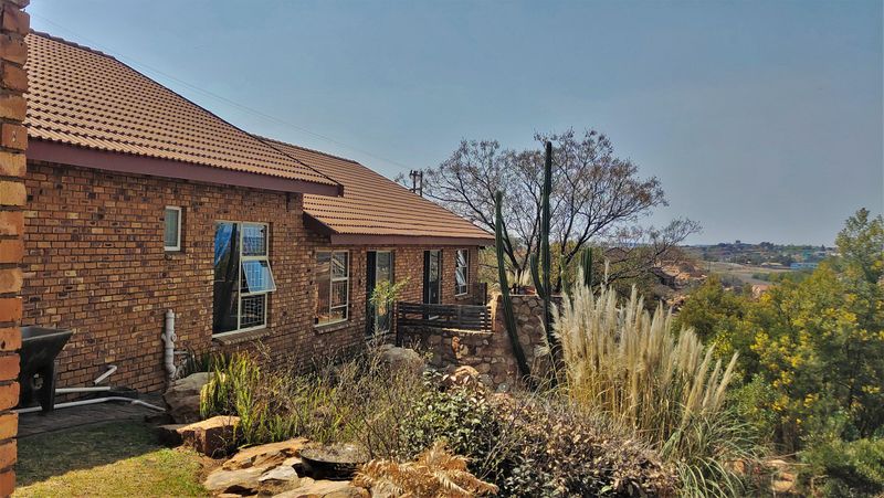 Welcome to your dream home at Bronkhorstspruit Dam!