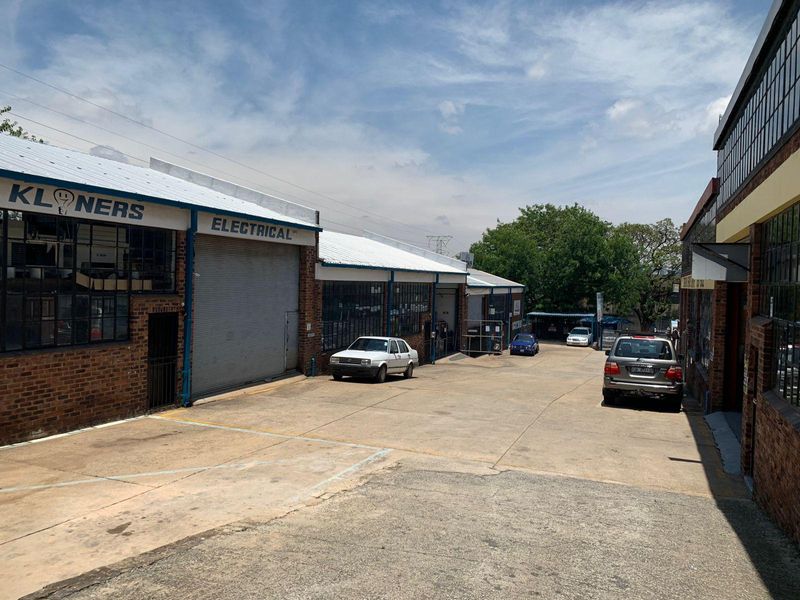 Neat mini unit to let / for sale in Wynberg