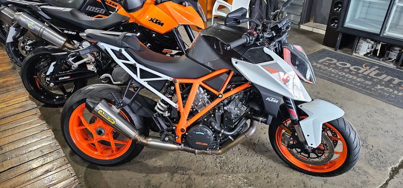 WOOW!!! 2019 KTM 1290 SUPER DUKE R  LOW MILAGE  2300KM!!!