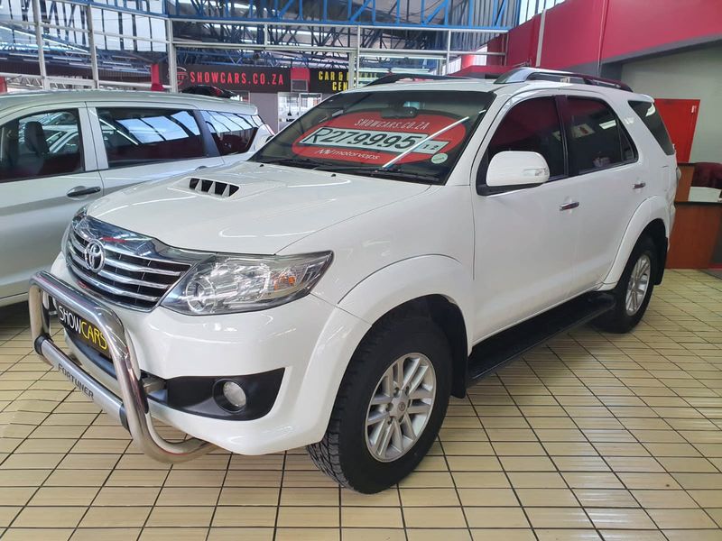 2012 Toyota Fortuner 2.5 D-4D Raised Body IN GOOD CONDITION CALL TASHREEQ NOW &#64; 069 438 7634