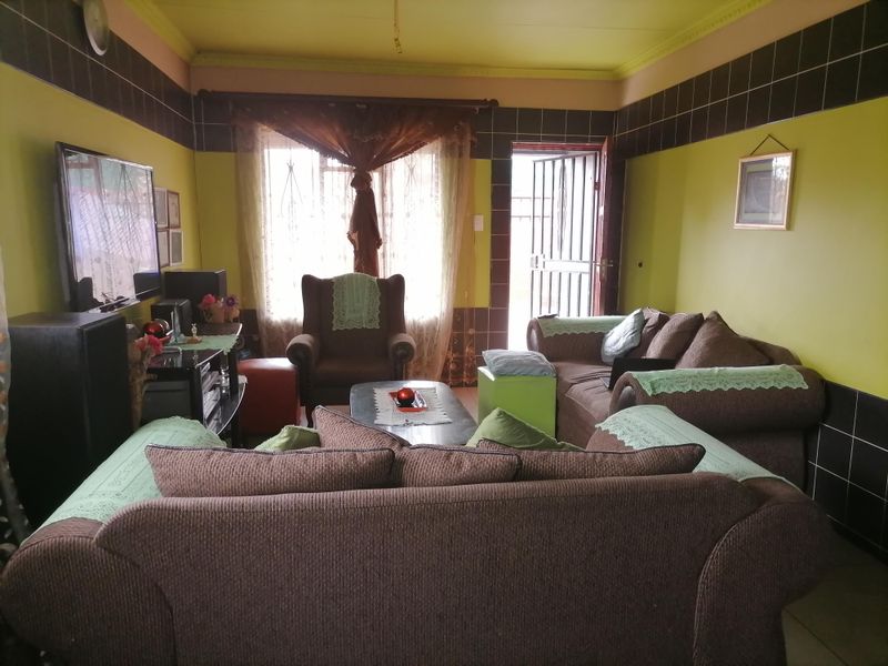 3 bedroom house to let in Tembisa