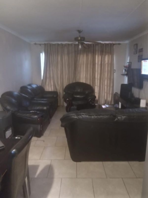 3 bedroomed house in The Reeds, Centurion