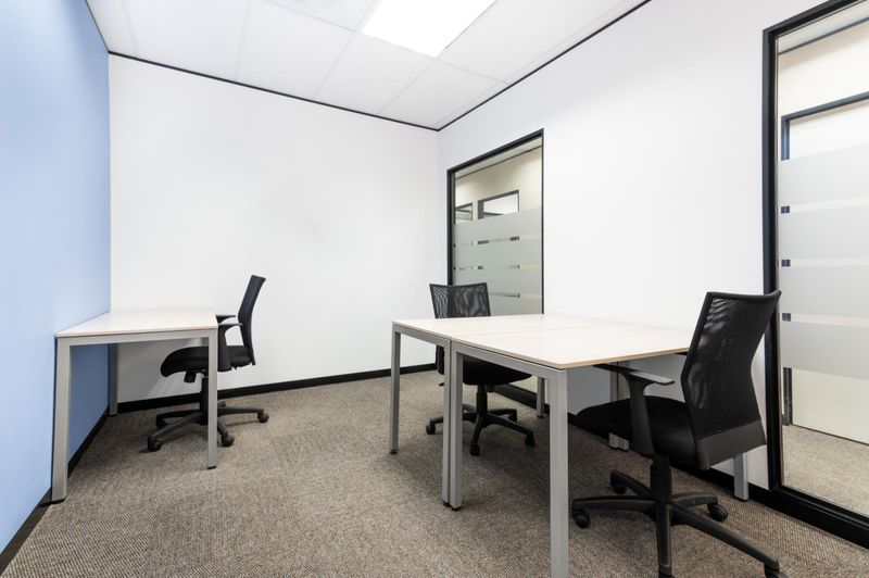 Private office space for 5 persons in Regus Uni Park