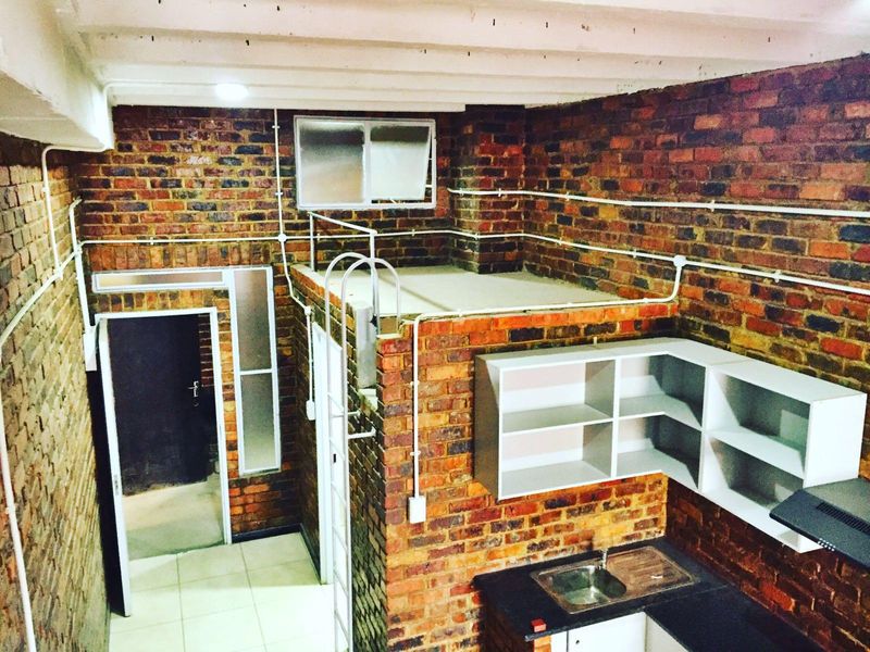 2.5 Bedroom Apartment To Let in Johannesburg Central