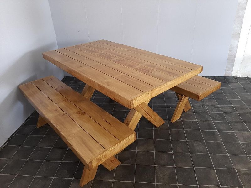 Indoor and Outdoor Crossed Leg Sets