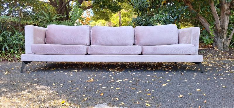 KLOOFTIQUE Plush Velvet Couch Modern VICTORIA Range Large 3 Seater Candy Floss Pink Sofa