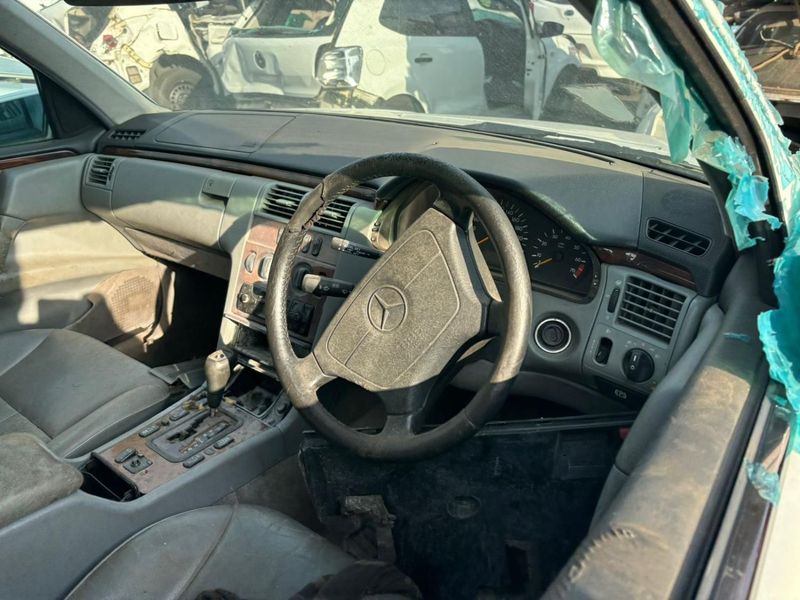 MERCEDES BENZ E240 W210 2003 FOR STRIPPING