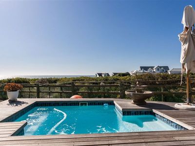 Sanderling at Grotto Bay