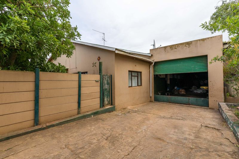 commercial property close to the cbd and main shopping hub in riversdale