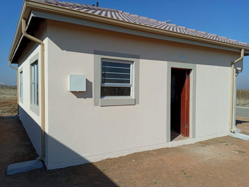 2 &amp; 3 BEDROOM NEW DEVELOPMENTS  FROM R655000 TO R965000 IN GOOD SUBURB