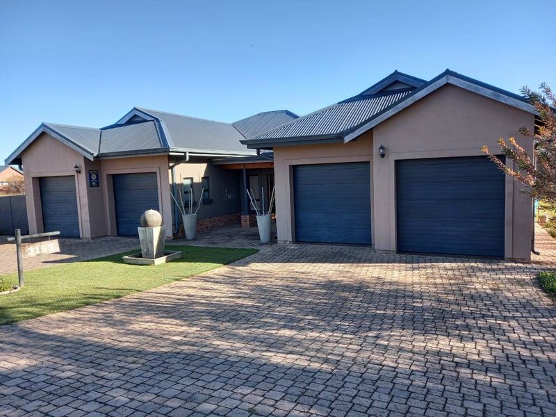 Modern house for Sale in Parys Golf and Country Estate