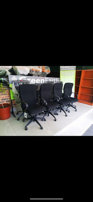 Geo cloud high swivel body forms chairs