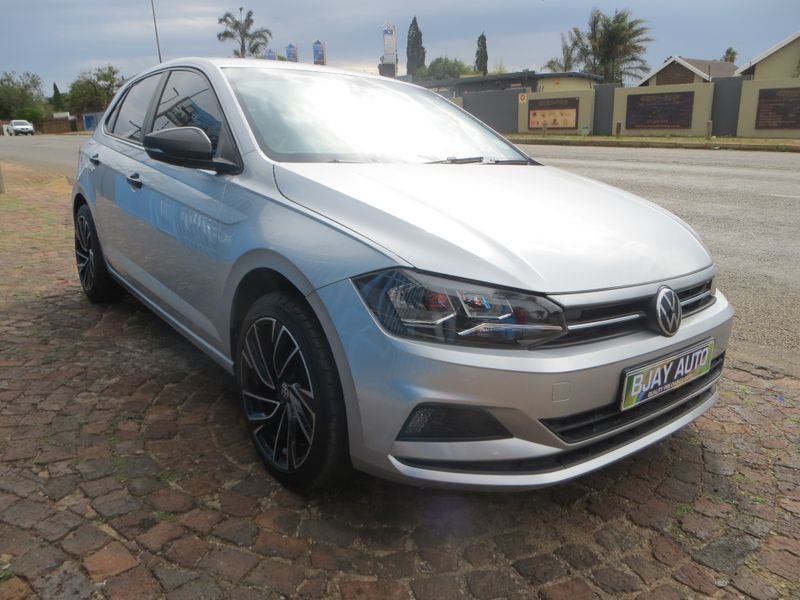 2021 Volkswagen Polo 1.0 Comfortline, Silver with 35000km available now!
