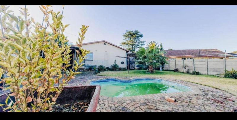 4Bedroom home with a flatlet for sale in Van Dyk Park