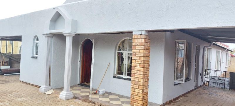 A rare gem, situated in the heart of Lenasia South.