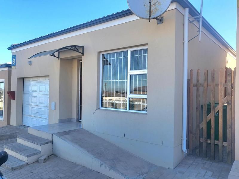 Three bedroom family home in secure Estate to rent in Four Oceans Estate in Saldanha.