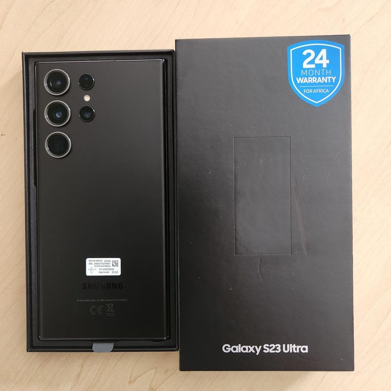 Samsung Galaxy S23 Ultra 5G Dual SIM 256GB As Good As New