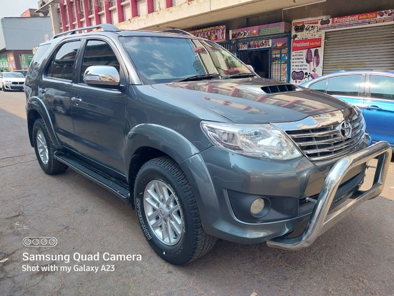 2012 Toyota Fortuner 3.0 D-4D 4x2 AT, Grey with 85000km available now!