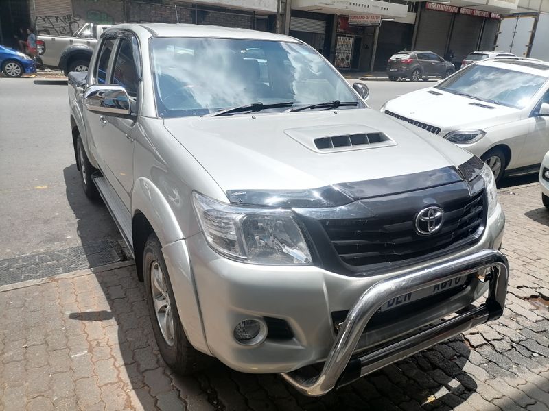 2012 Toyota Hilux 3.0 KZ-TE D/Cab 4x4 Raider, Silver with 90000km available now!