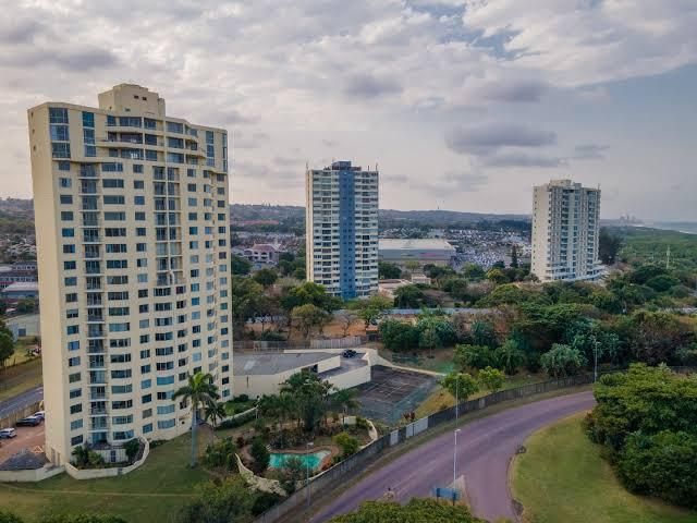 Penthouse available in Durban North with sea views