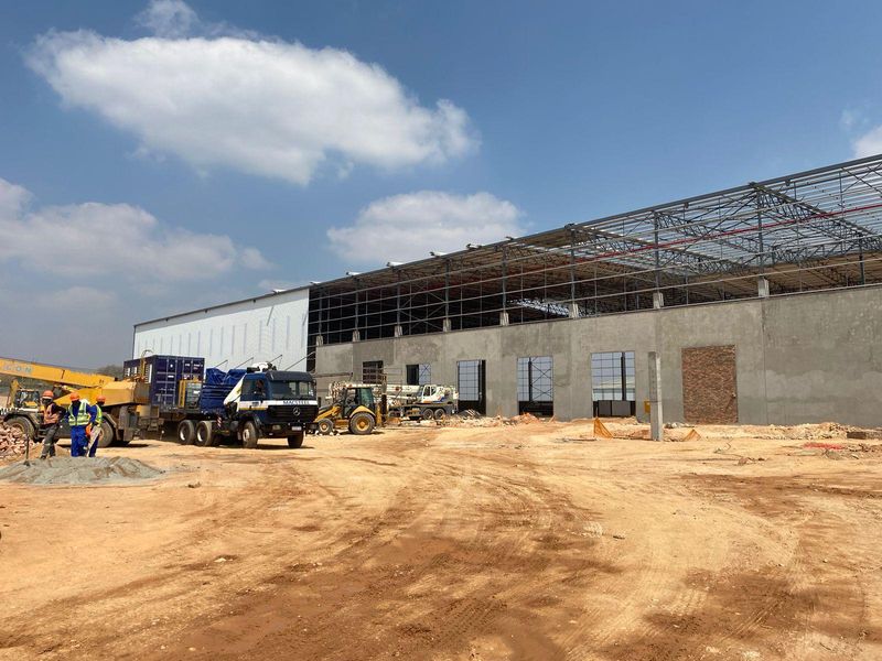 Prime logistics and distribution centre for rent in Kempton Park