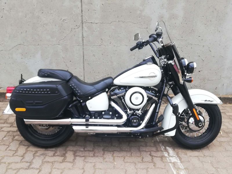 Absolute Stunning 2018 Harley Davidson Softail Heritage!