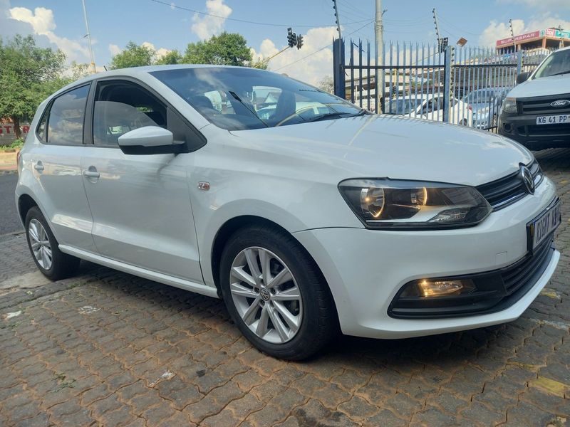White Volkswagen Polo Vivo Hatch 1.4 Trendline with 28000km available now!