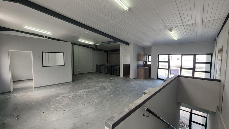 Industrial unit to Let in Capricorn.