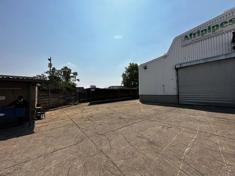 Exquisite industrial facility to let / for sale in Clayville, Midrand