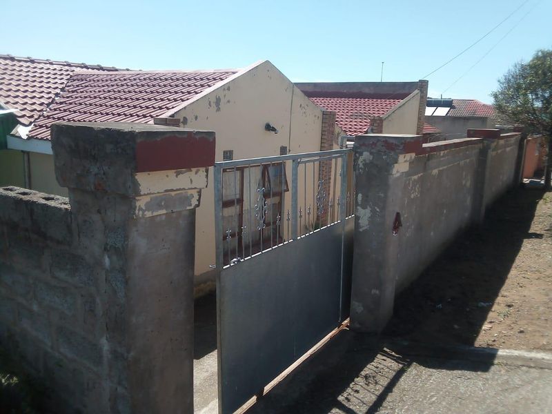 3 Bedroom House For Sale in Mdantsane Nu 17