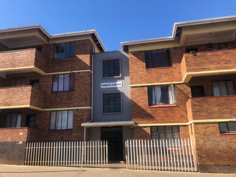 2 Bedroomed Flat in Theo&#39;s Court (pty)ltd